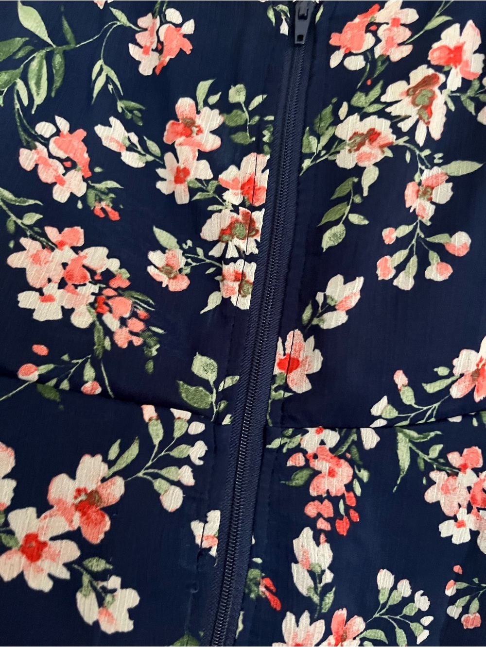 Lovesome top Navy Floral Blouse - Navy with Pink & Green Floral size large - Picture 3 of 9